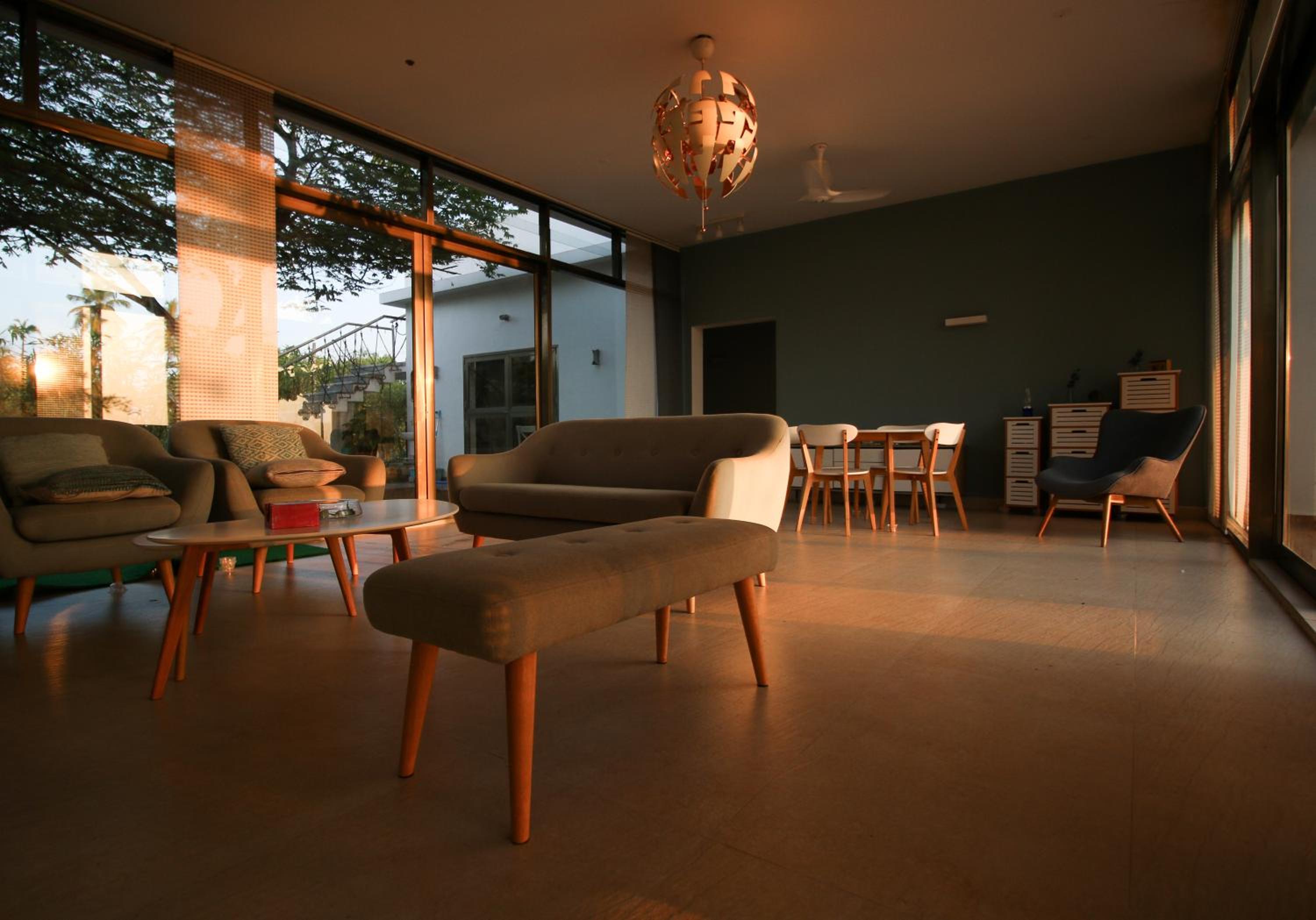 Hummingbird Beach House by EWA Properties view 4