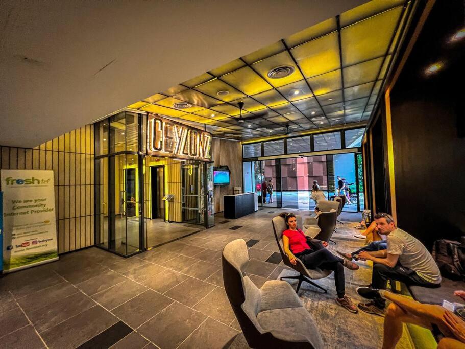 KLCC Ceylonz Suite by Serenestay