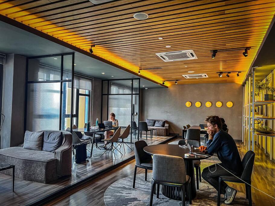 KLCC Ceylonz Suite by Serenestay