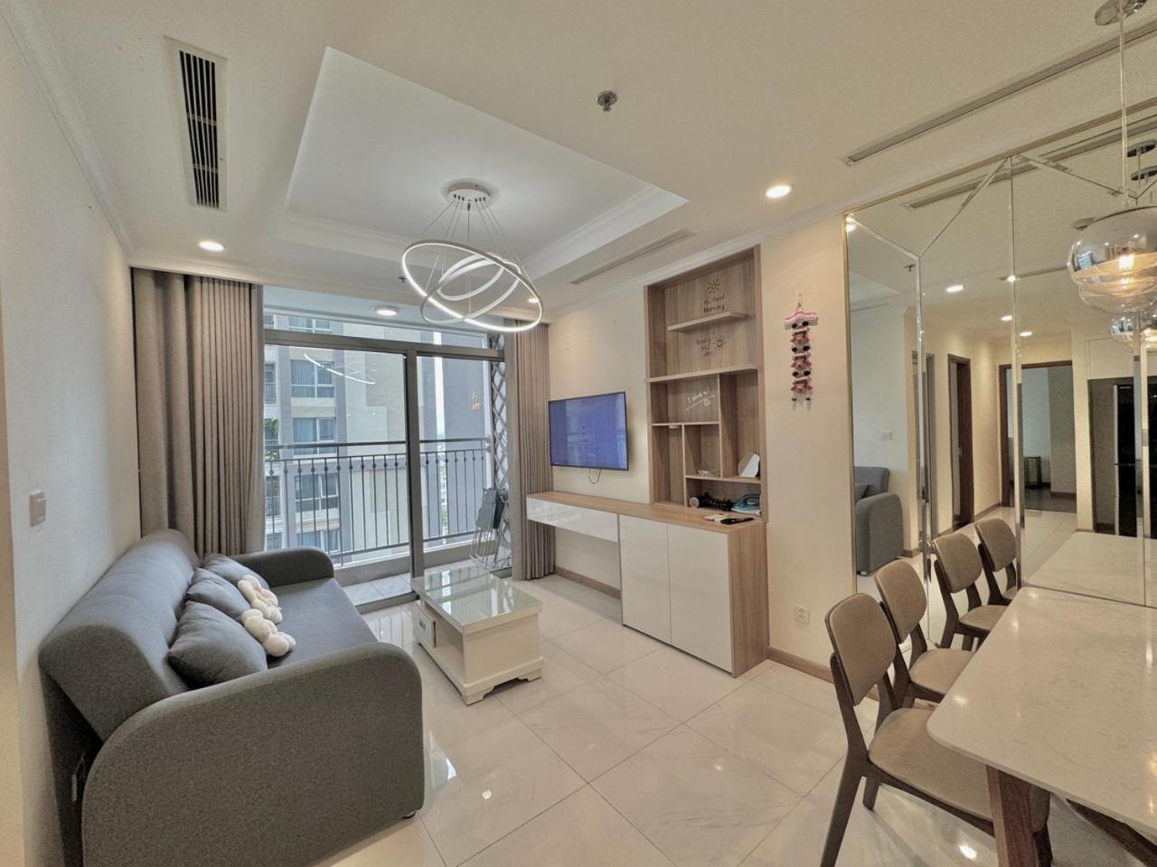 2Beds 2Baths Modern Design Vinhomes Central Park