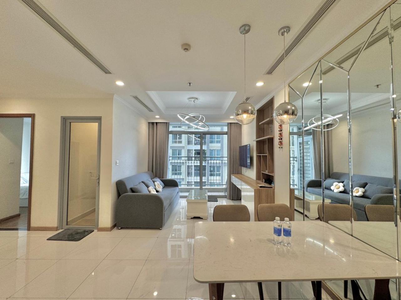 2Beds 2Baths Modern Design Vinhomes Central Park