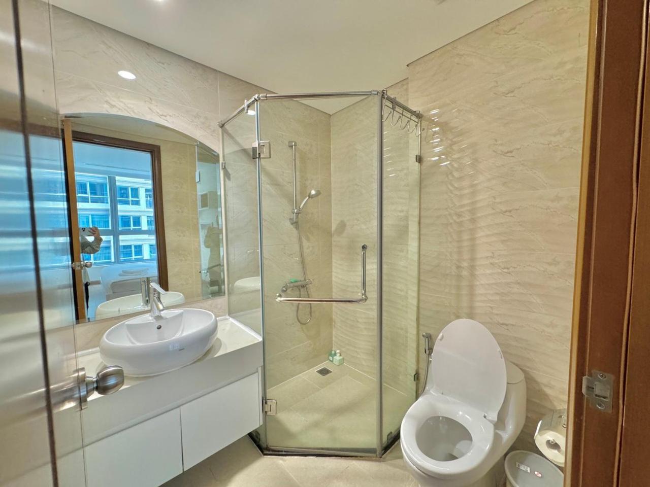 2Beds 2Baths Modern Design Vinhomes Central Park
