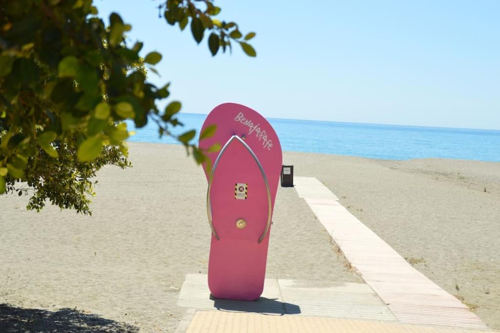 Apartamento nuevo, Disfruta del silencio, familias con niños, aire acondicionado, 2 baños, Wifi, terraza, playa, toallas y sombrillas
