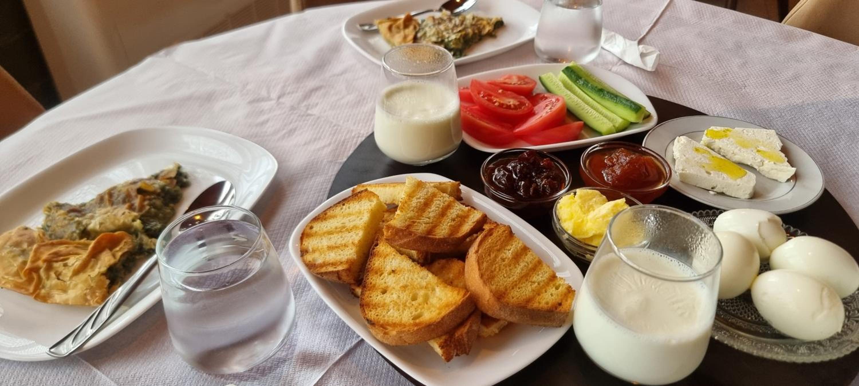 Salillari Guest house & Restaurant