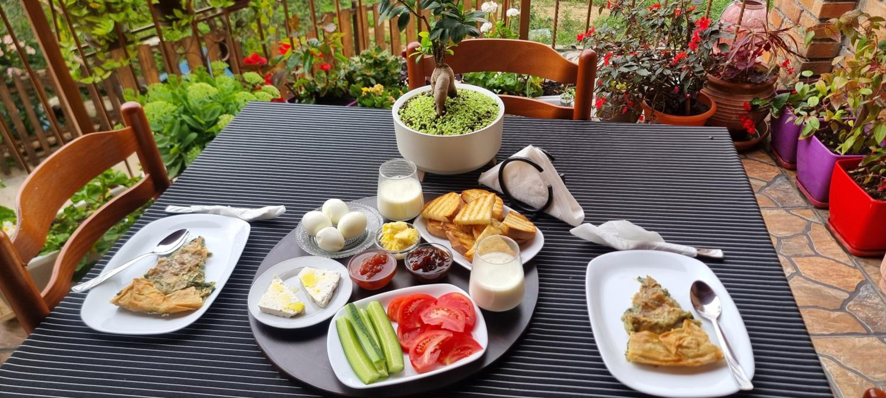 Salillari Guest house & Restaurant