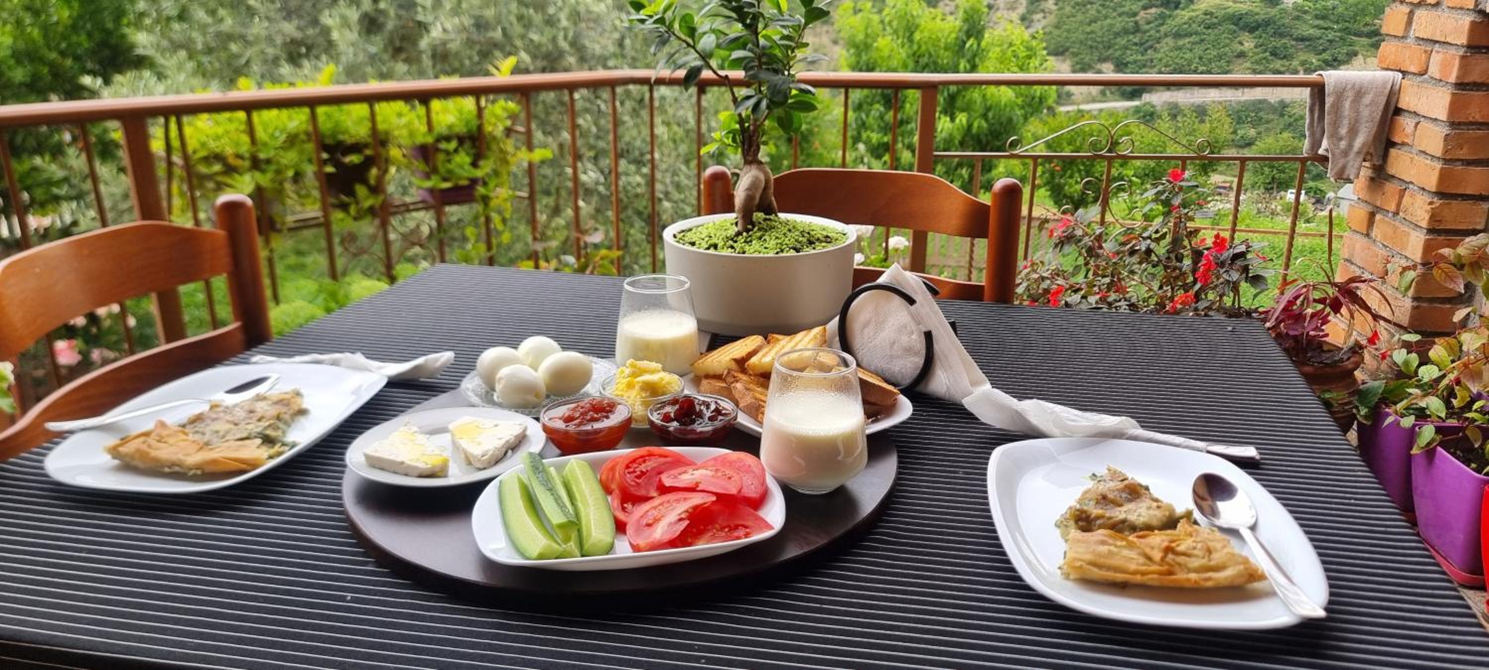 Salillari Guest house & Restaurant