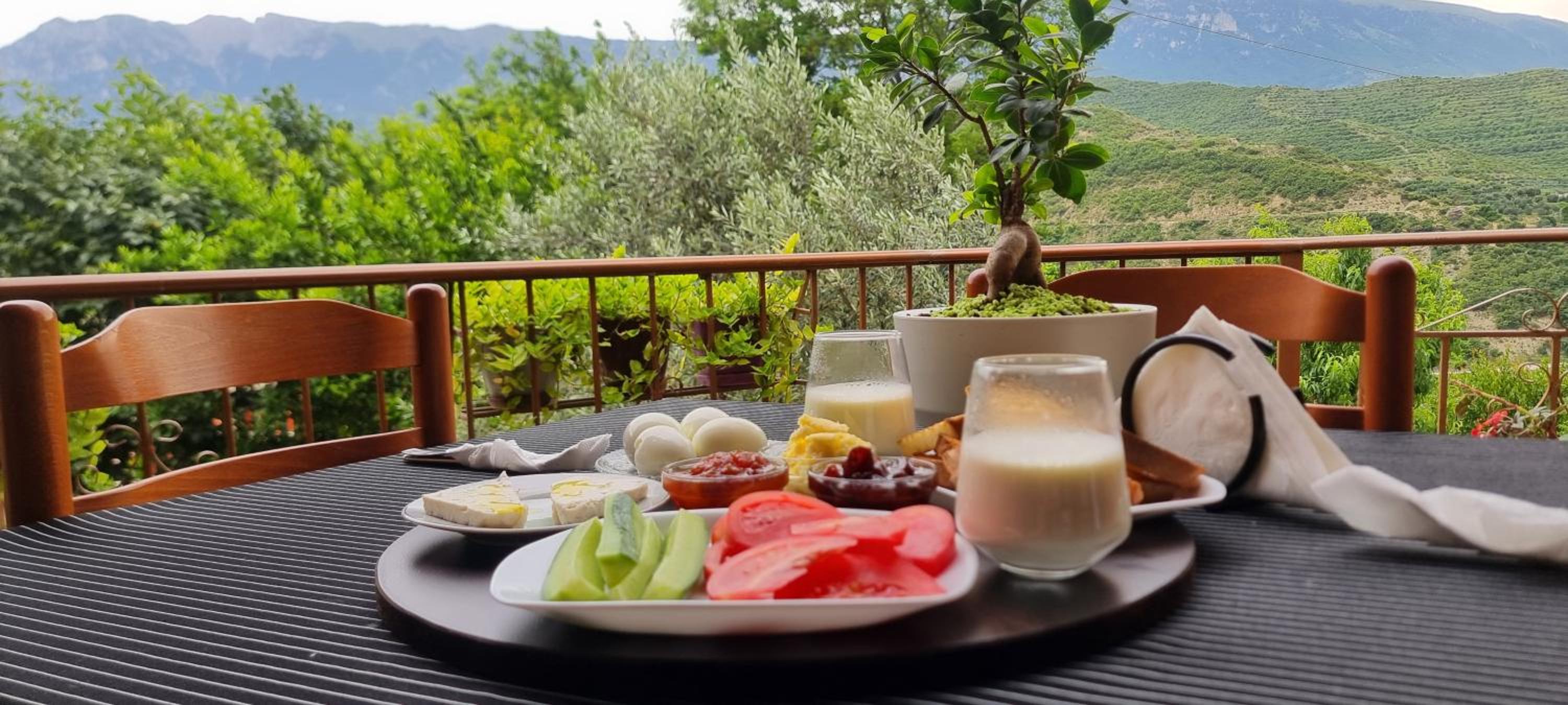 Salillari Guest house & Restaurant