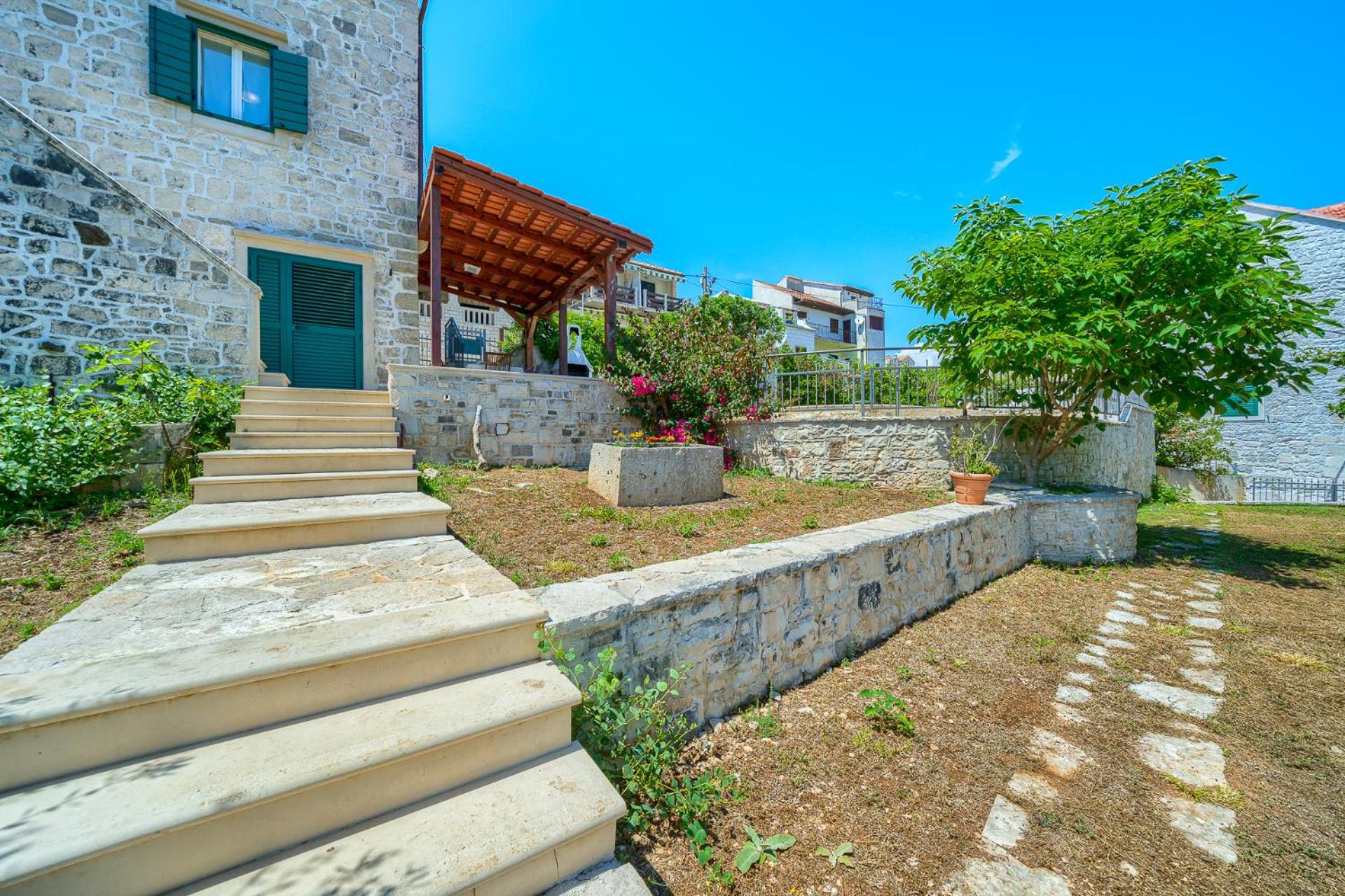 Villa Bonaca - Heated Pool, Harbour Views & Steps to Sea I Sumartin, Brač view 3
