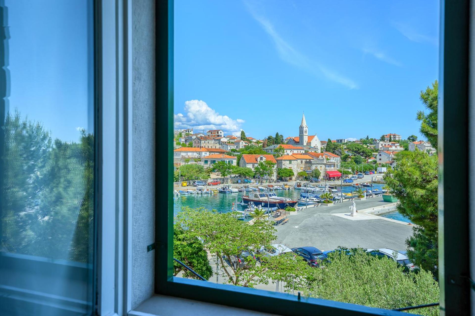 Villa Bonaca - Heated Pool, Harbour Views & Steps to Sea I Sumartin, Brač view 4