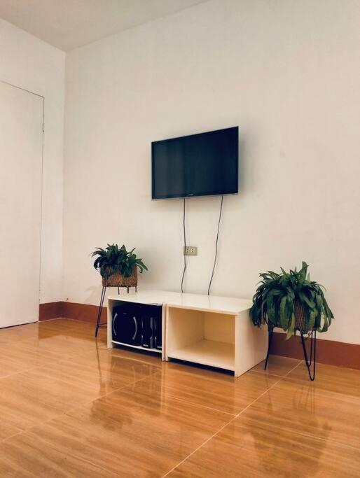 Sebastian's Place Bukidnon Unit1 Studio Type Near Dahilayan view 2