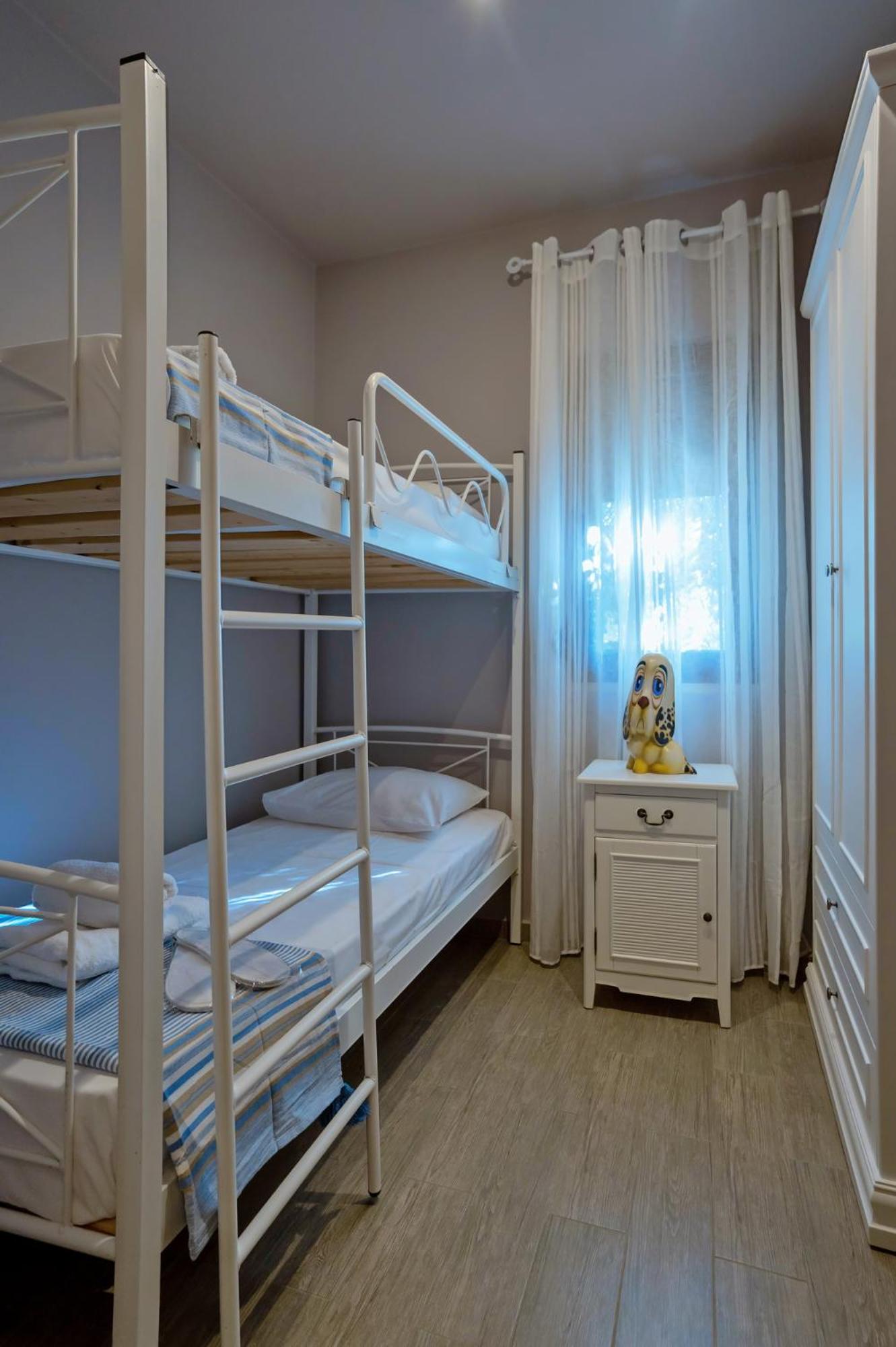 Indigo Villa with private Pool-Gym-Sauna-BBQ by Hospi photo 2