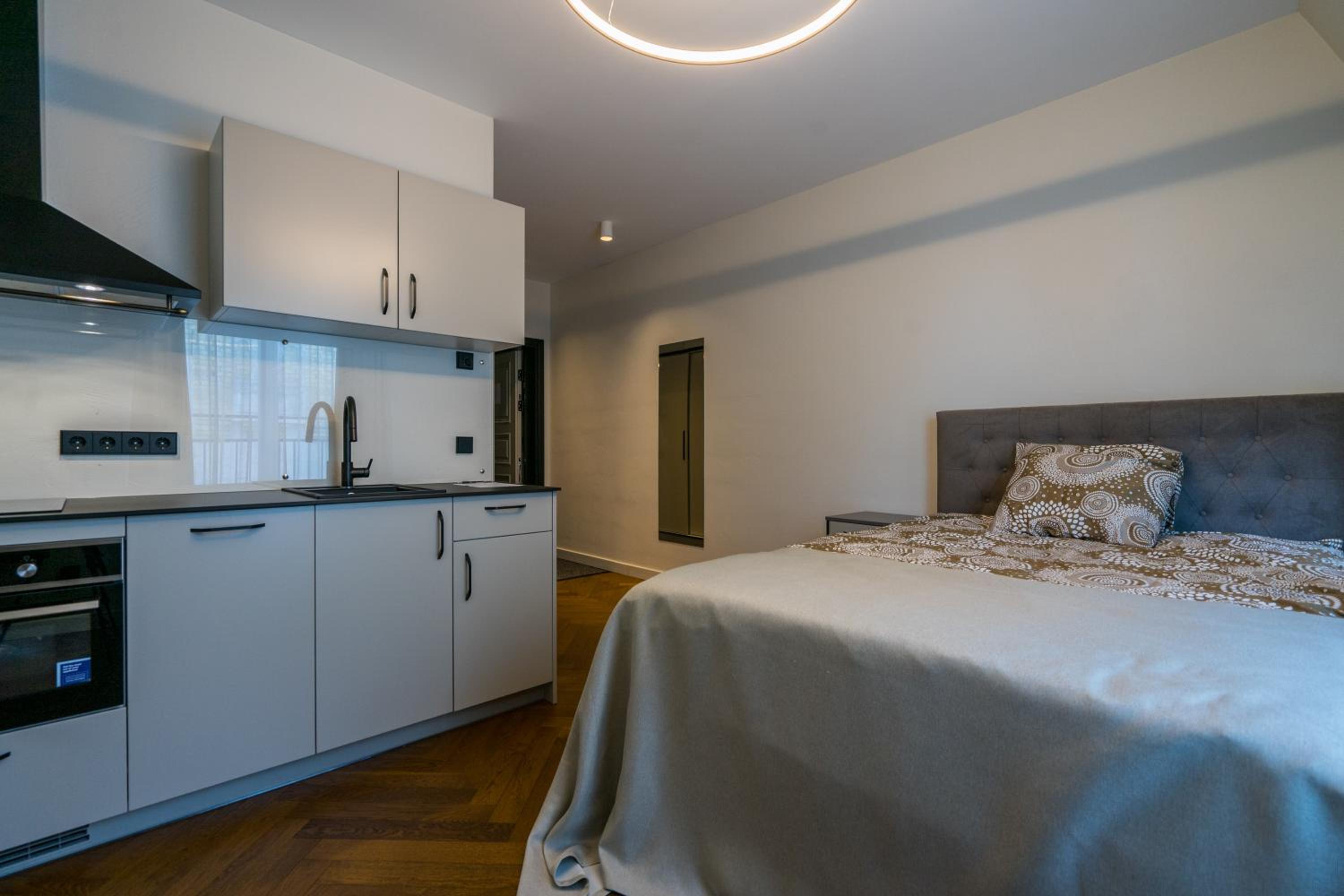 Elias Apartments