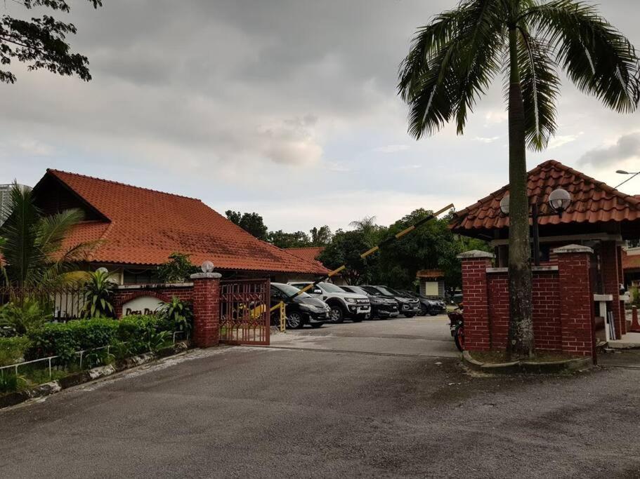 Desa Damai Homestay fully air cond and self check in #7 pax