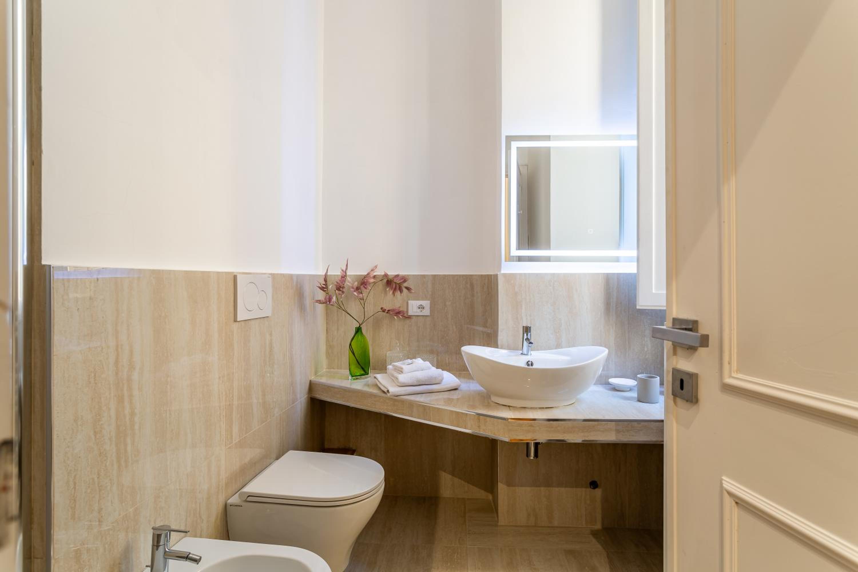 Spanish Steps Caesar Suites