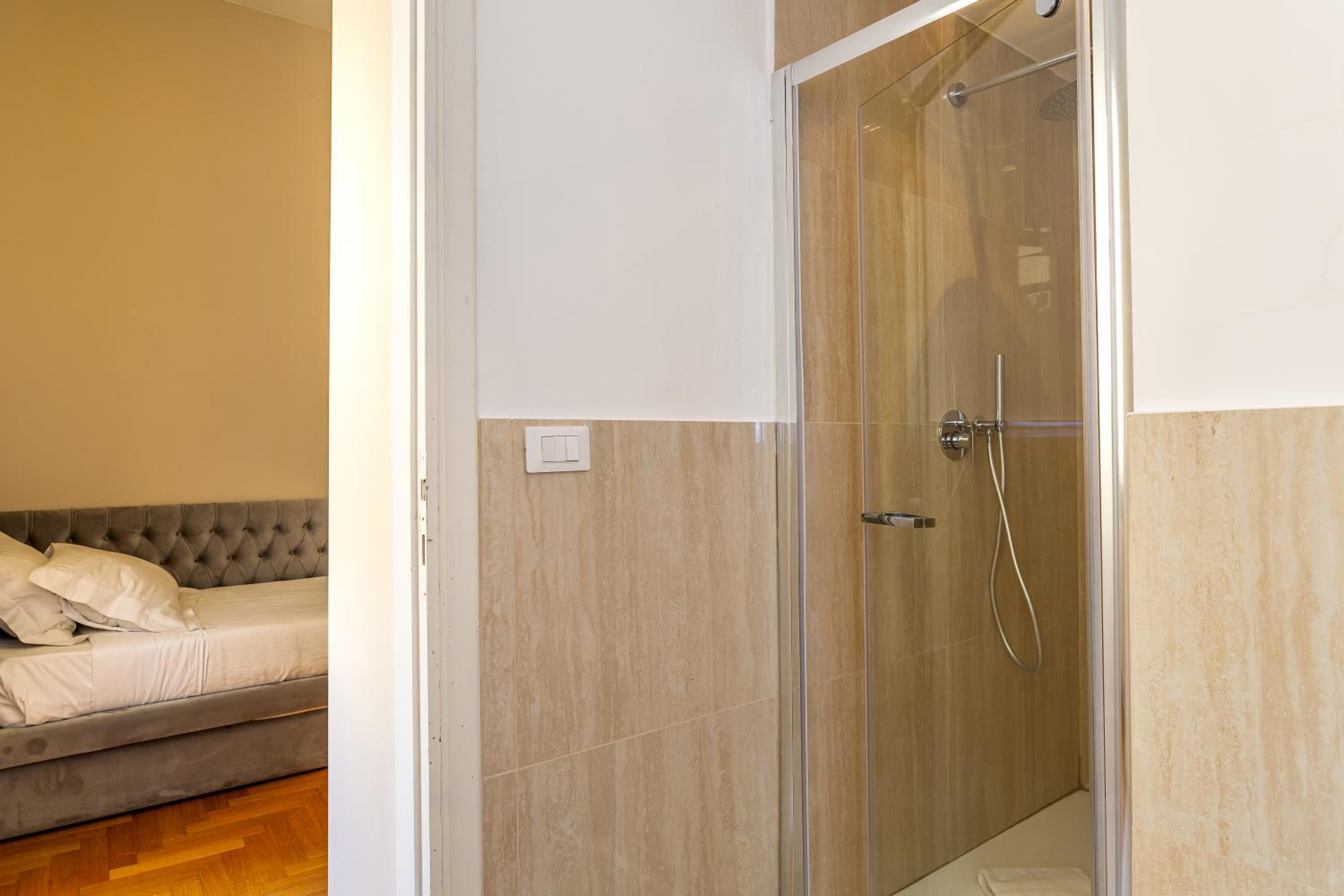 Spanish Steps Caesar Suites