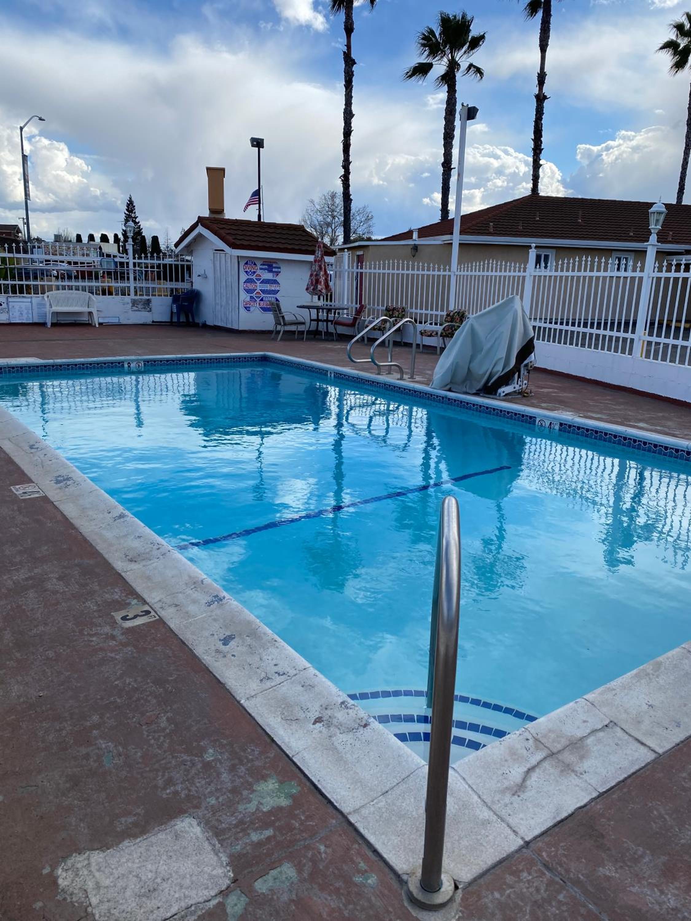 Holiday Motel Oakdale - Property Image 33