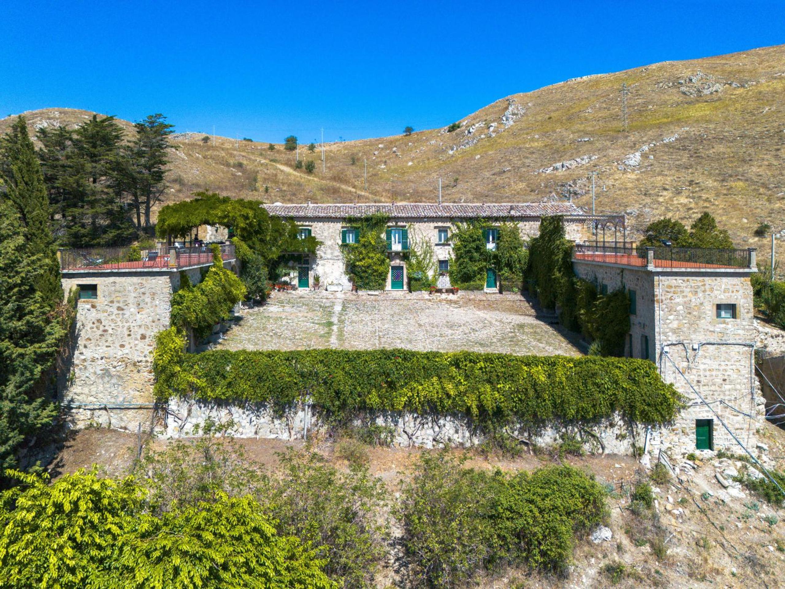 Dependance a Baglio il Corvo by Wonderful Italy view 5