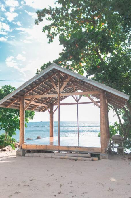 Glamping Teluk Sirih