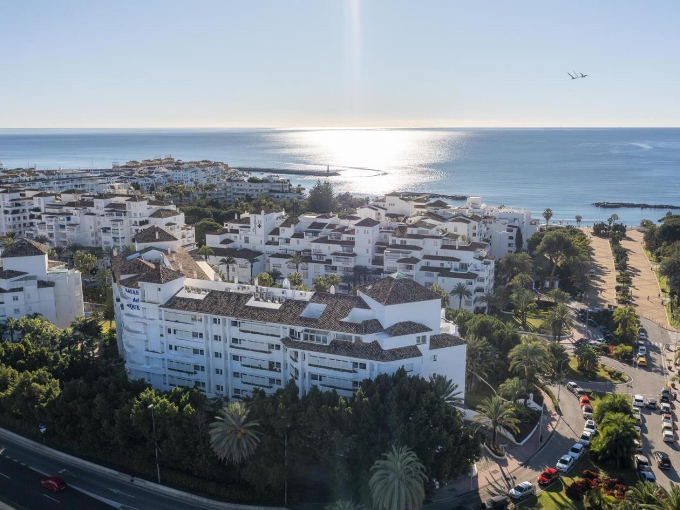 Beach Puerto Banús 3 Br Apartment view 5