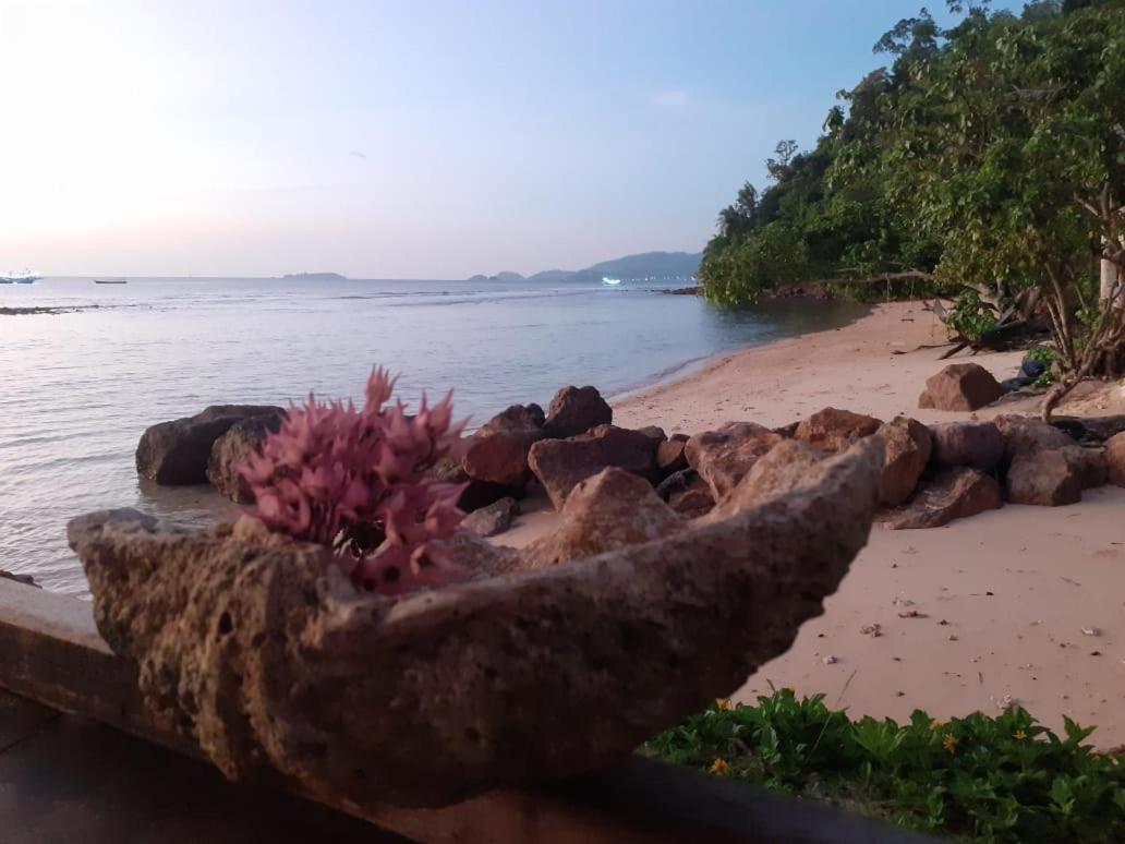 Glamping Teluk Sirih