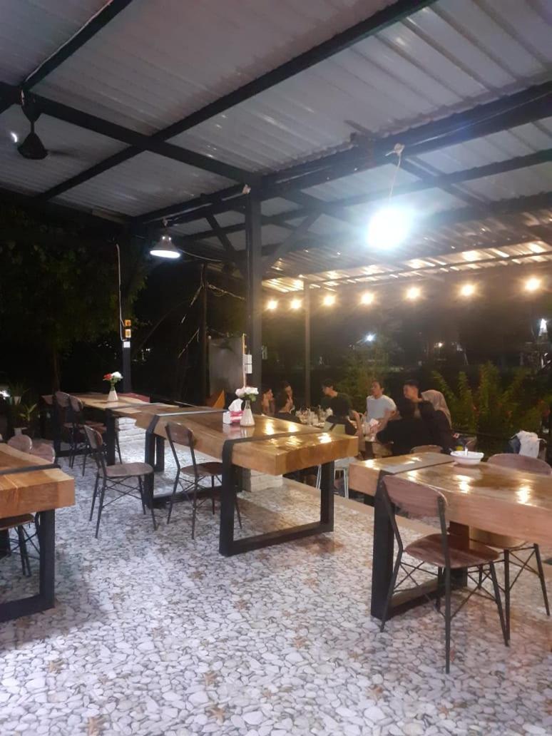 Glamping Teluk Sirih
