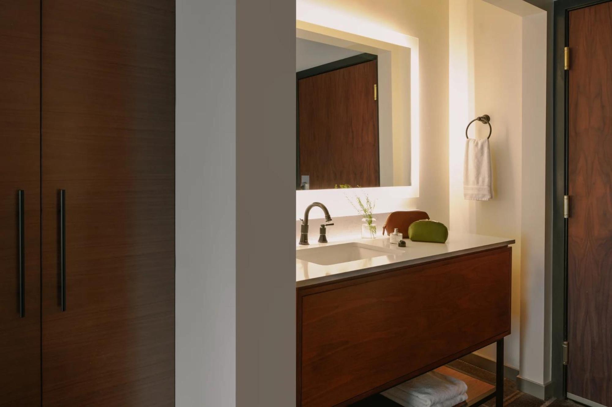 Los Angeles Vacations - FOUND Hotel, Santa Monica - Property Image 5