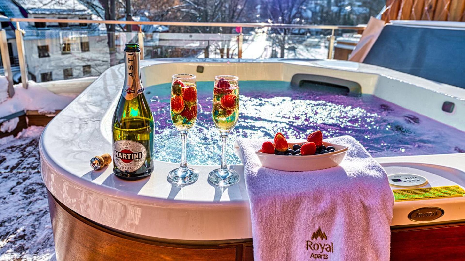 Royal Prestige Collection z prywatnym jacuzzi - STONE HILL RESORT z basenem i saunami