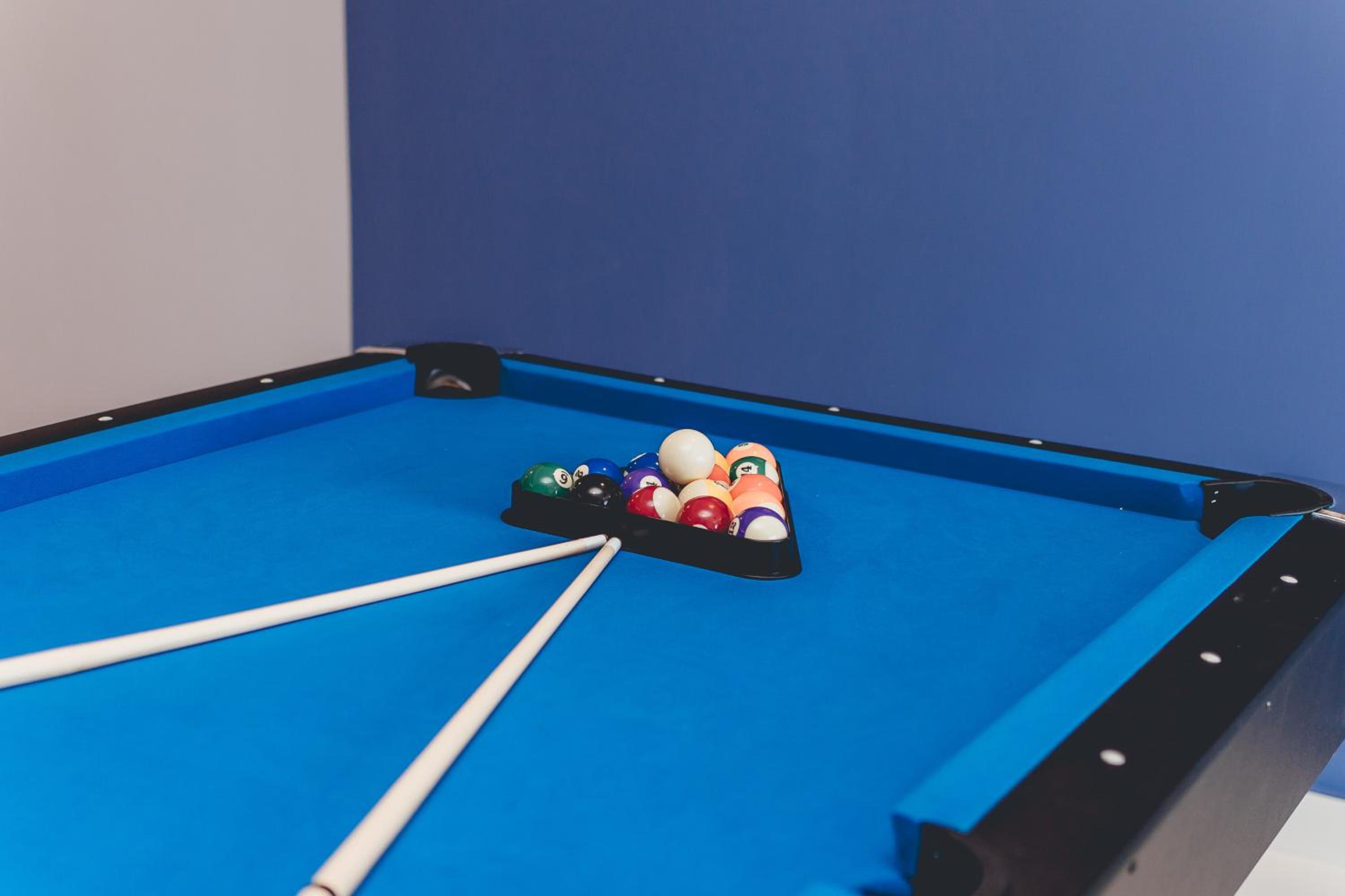 Mosaic Blue Lagoon 3BR 8pax Pooltable w Bathtub by Our Stay