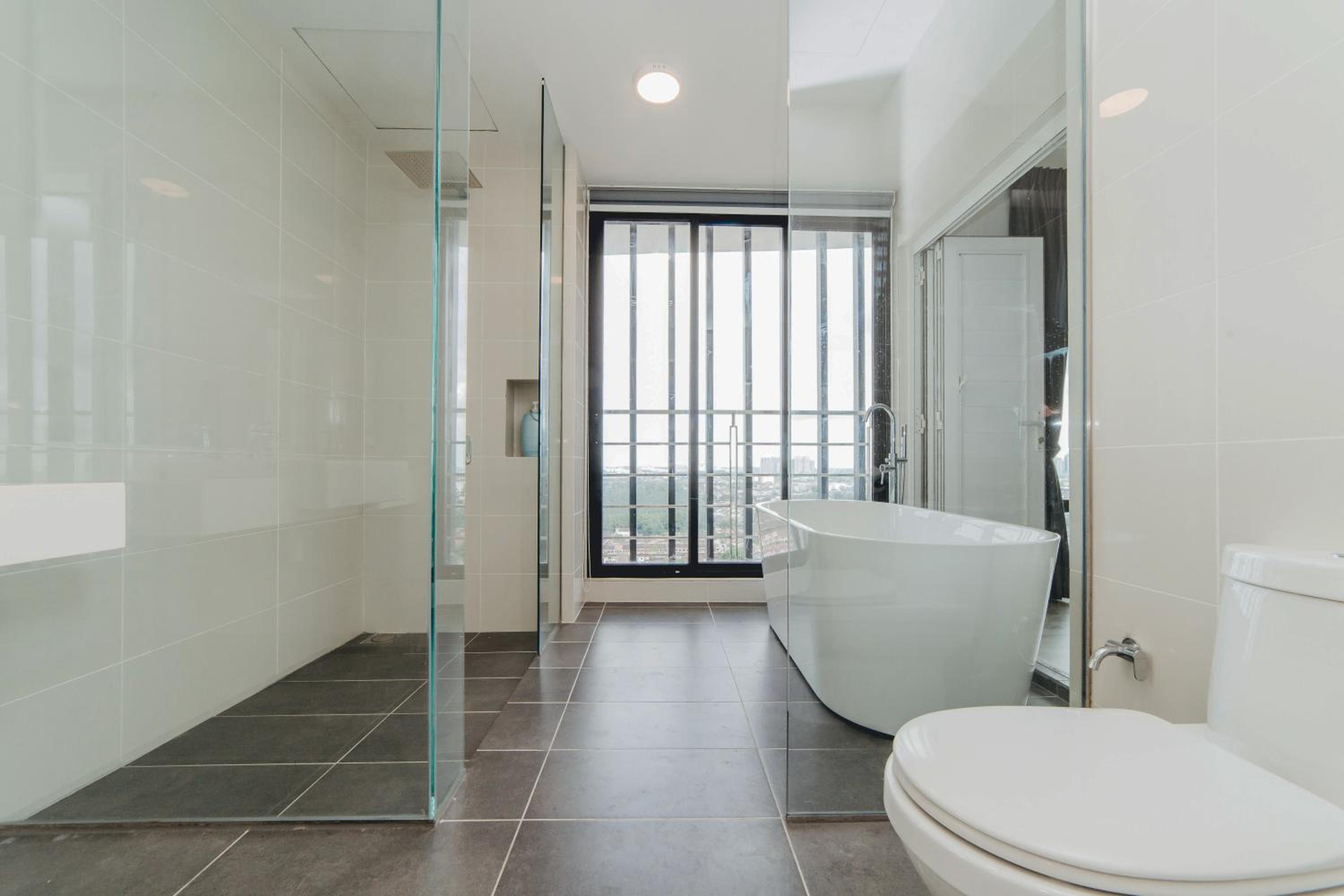 Mosaic Blue Lagoon 3BR 8pax Pooltable w Bathtub by Our Stay