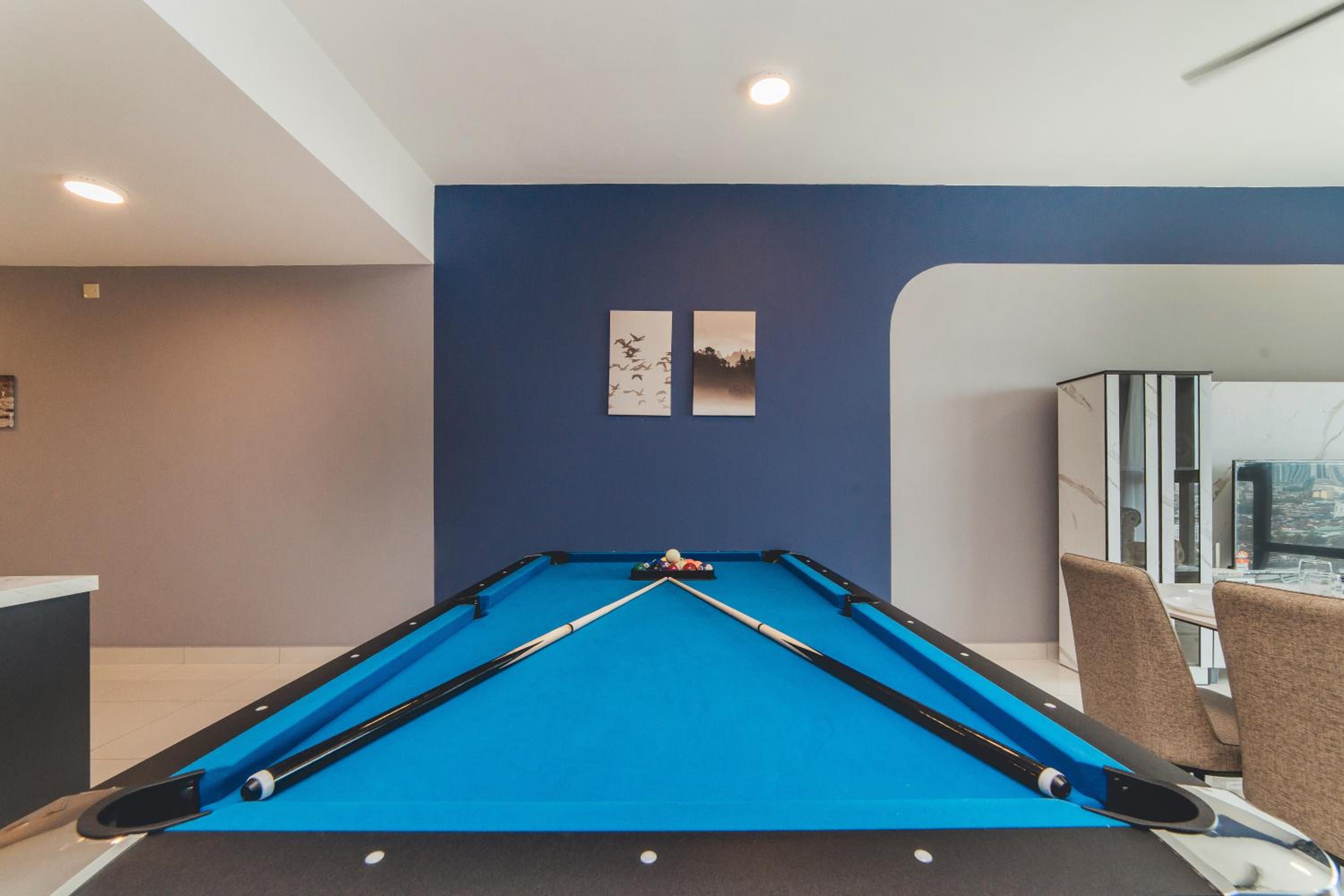 Mosaic Blue Lagoon 3BR 8pax Pooltable w Bathtub by Our Stay
