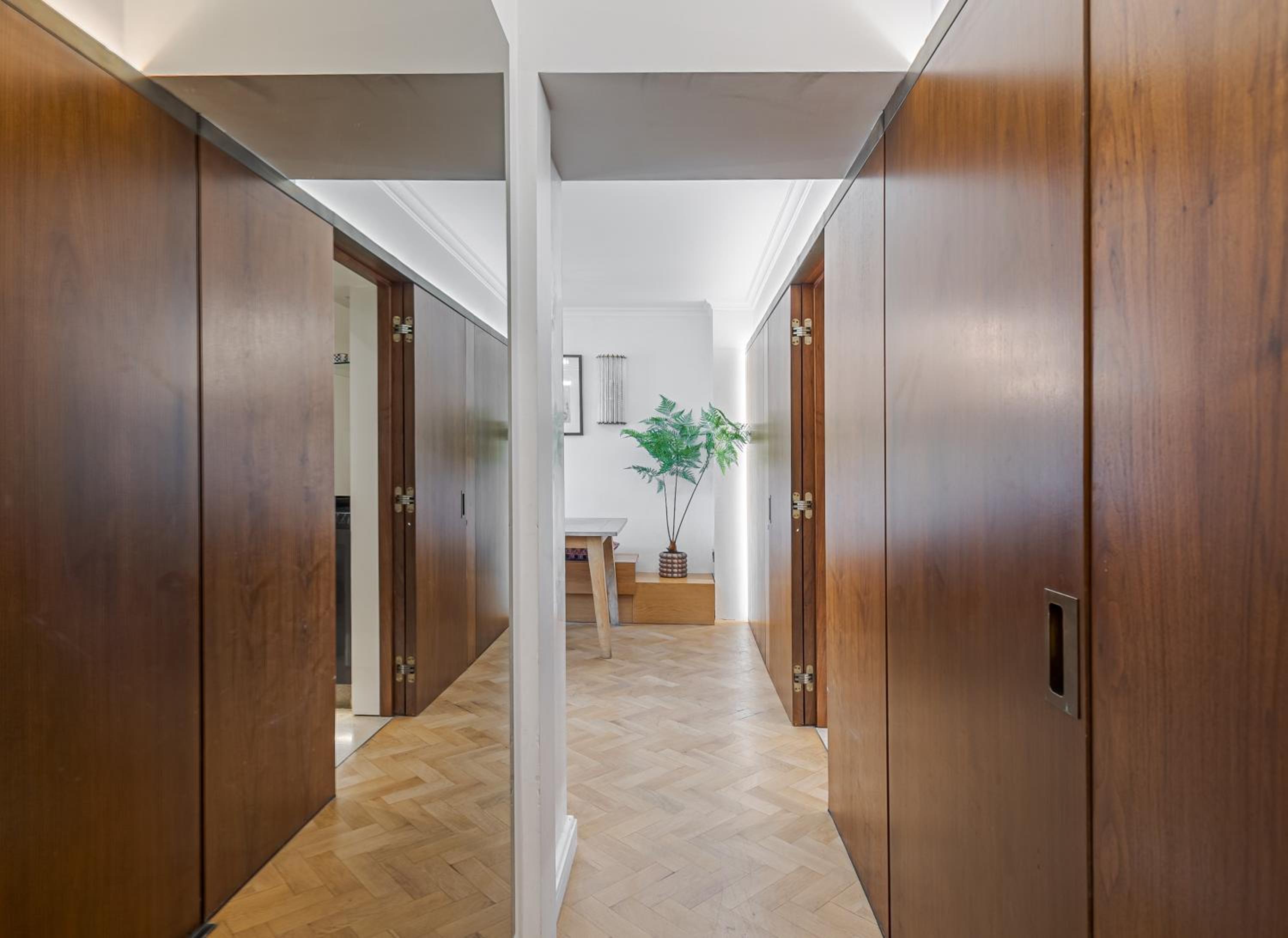 Modern 2Bd in Knightsbridge with Private Balcony View of Harrods