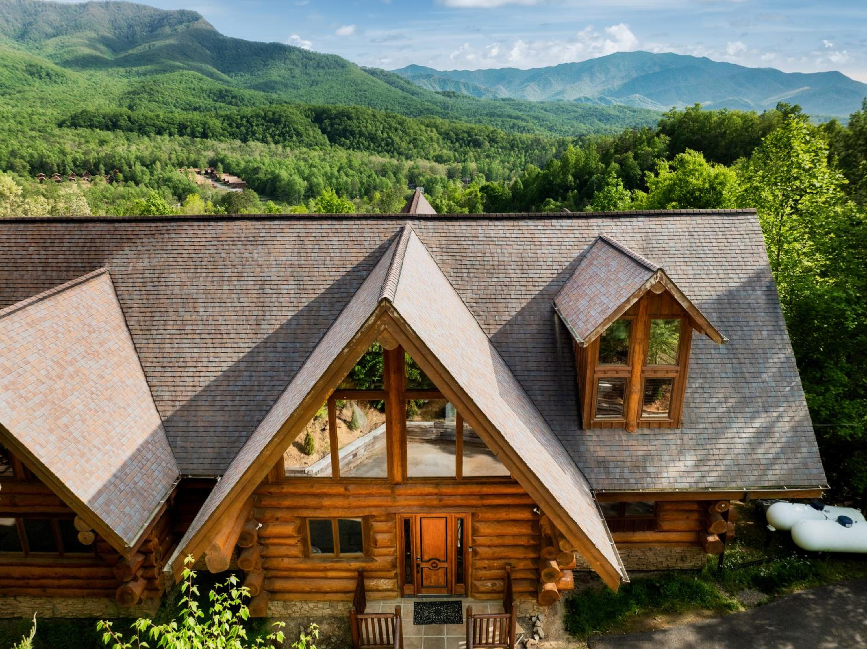 LeConte View - Lodge -Theater- June Deals-Views-GameRm-FirePit-HotTub view 5