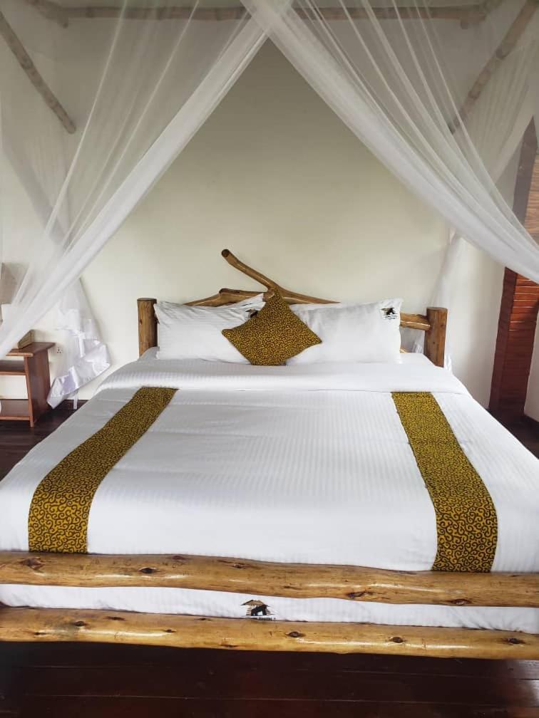 Kibale Tourist Safari Lodge