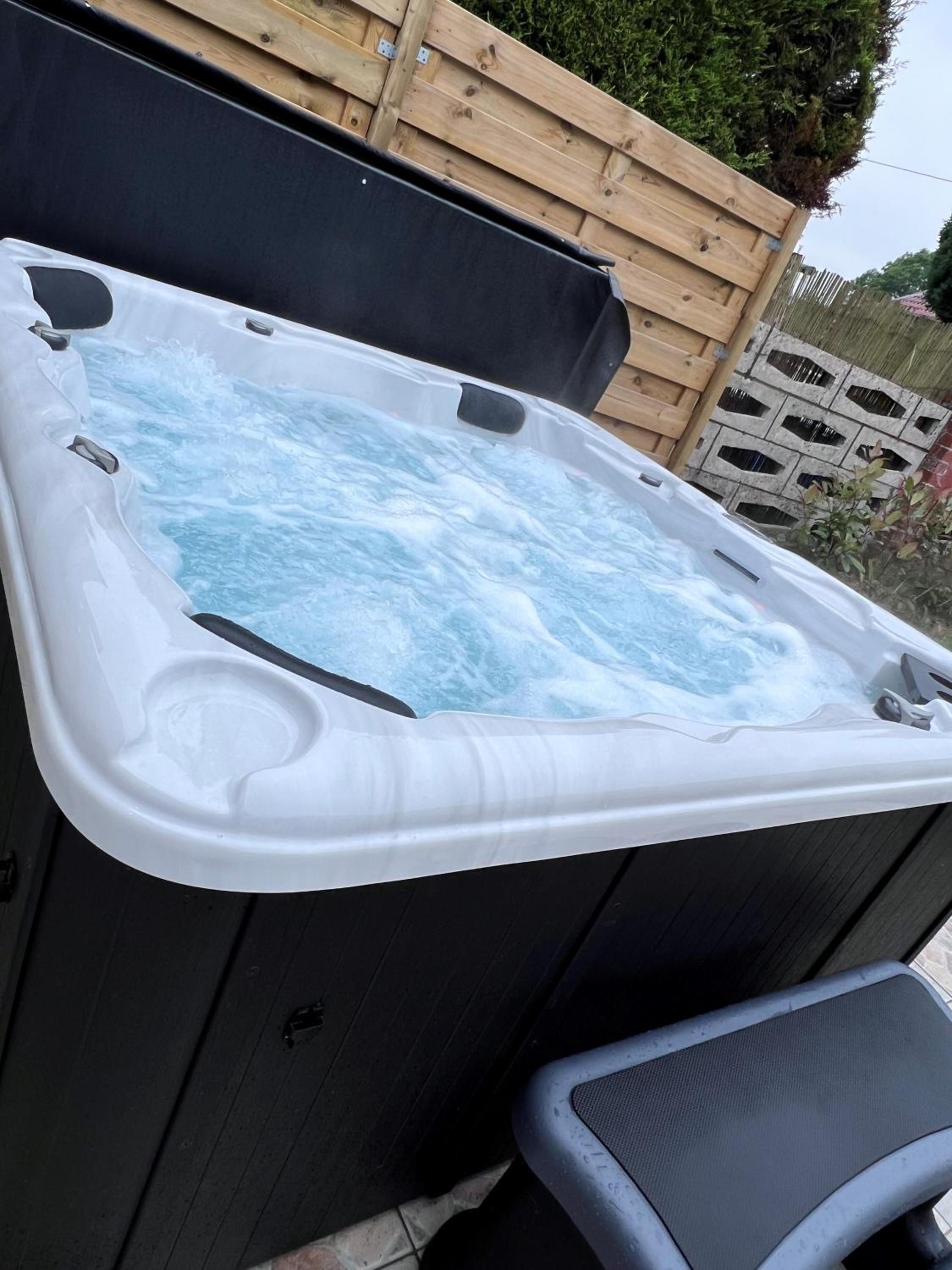 Gîte Rubis - JACUZZI - Pairi Daiza - 6 pers