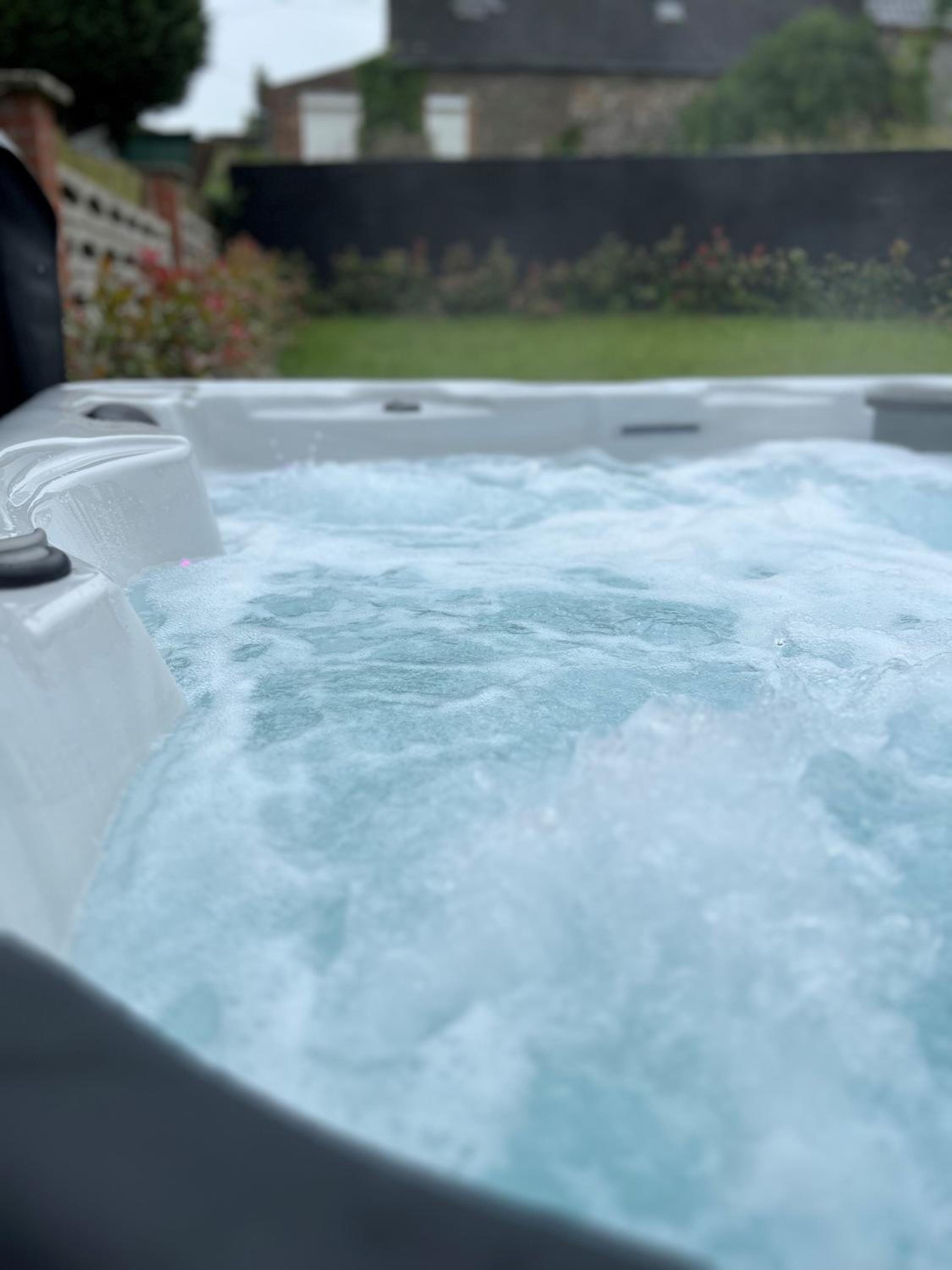 Gîte Rubis - JACUZZI - Pairi Daiza - 6 pers