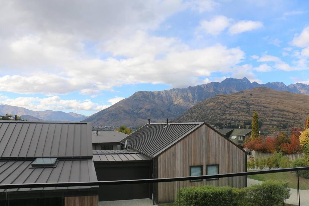 Remarkable, Cozy 3 Bedroom, 2 Bathroom Townhouse view 4