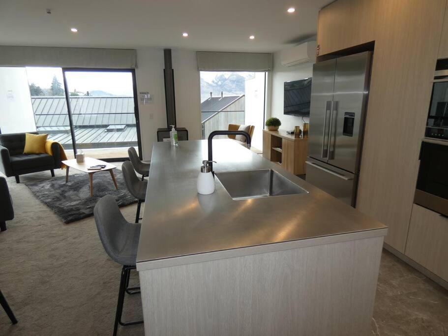 Remarkable, Cozy 3 Bedroom, 2 Bathroom Townhouse view 5