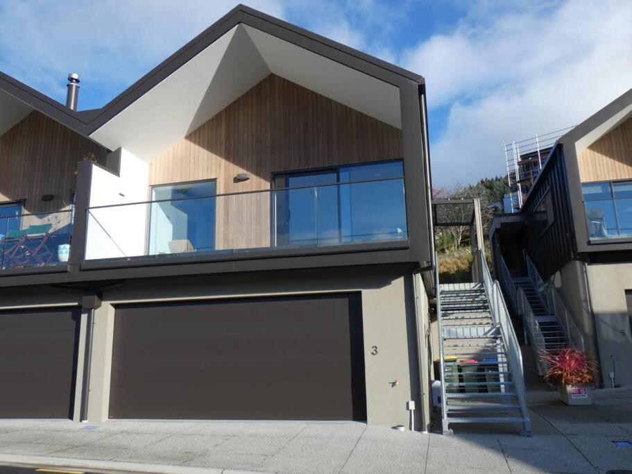 Remarkable, Cozy 3 Bedroom, 2 Bathroom Townhouse view 2