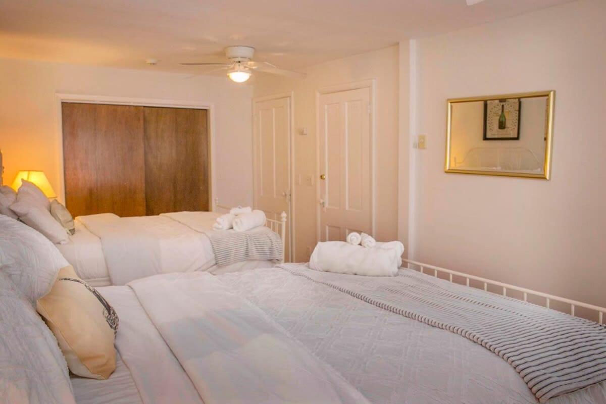 The Champagne Suite 2