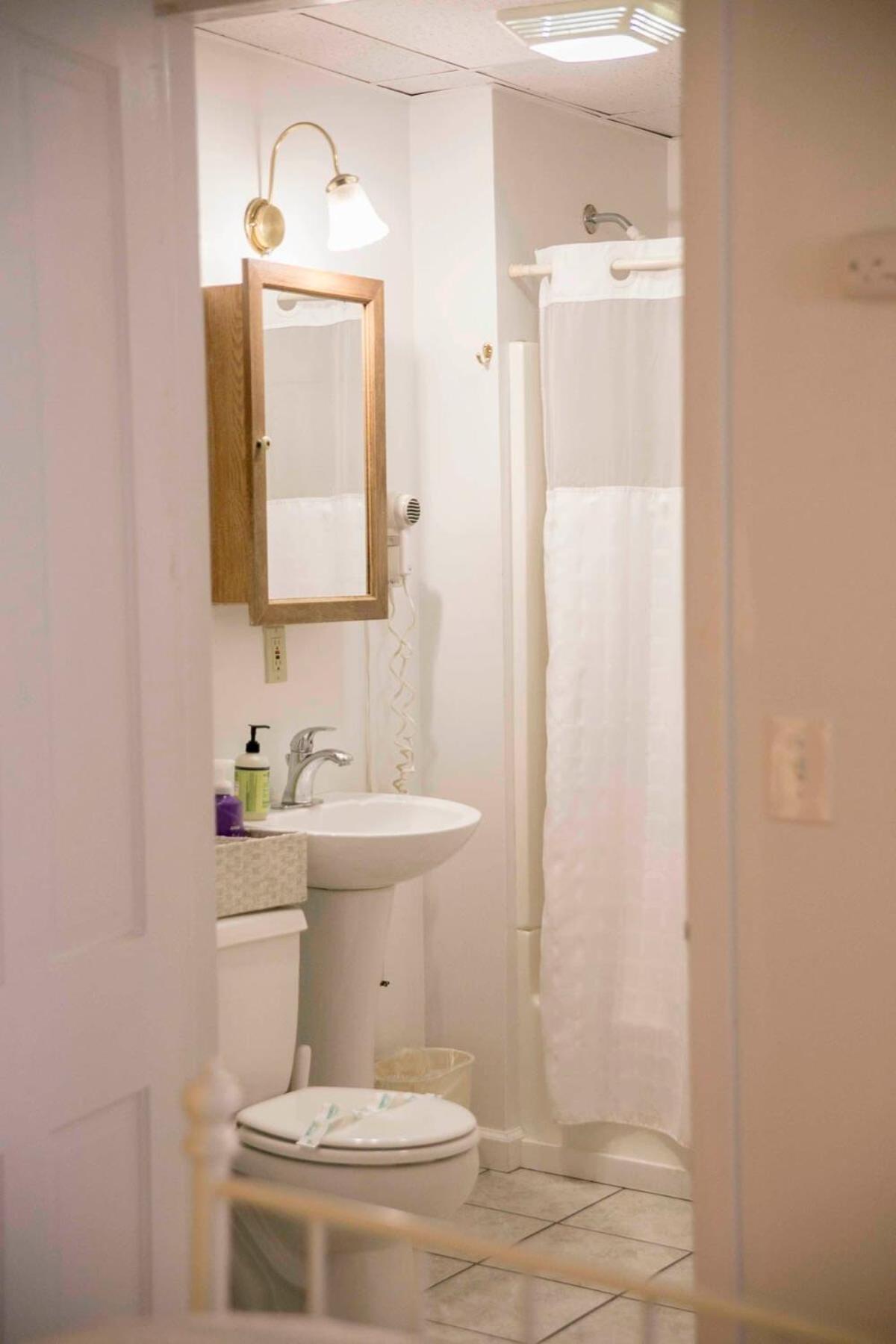 The Champagne Suite 2