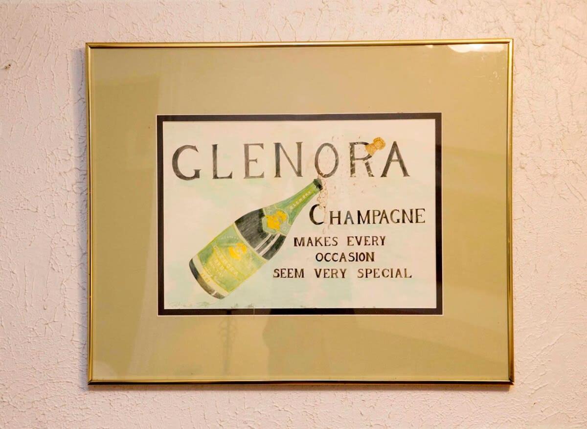 The Champagne Suite 2