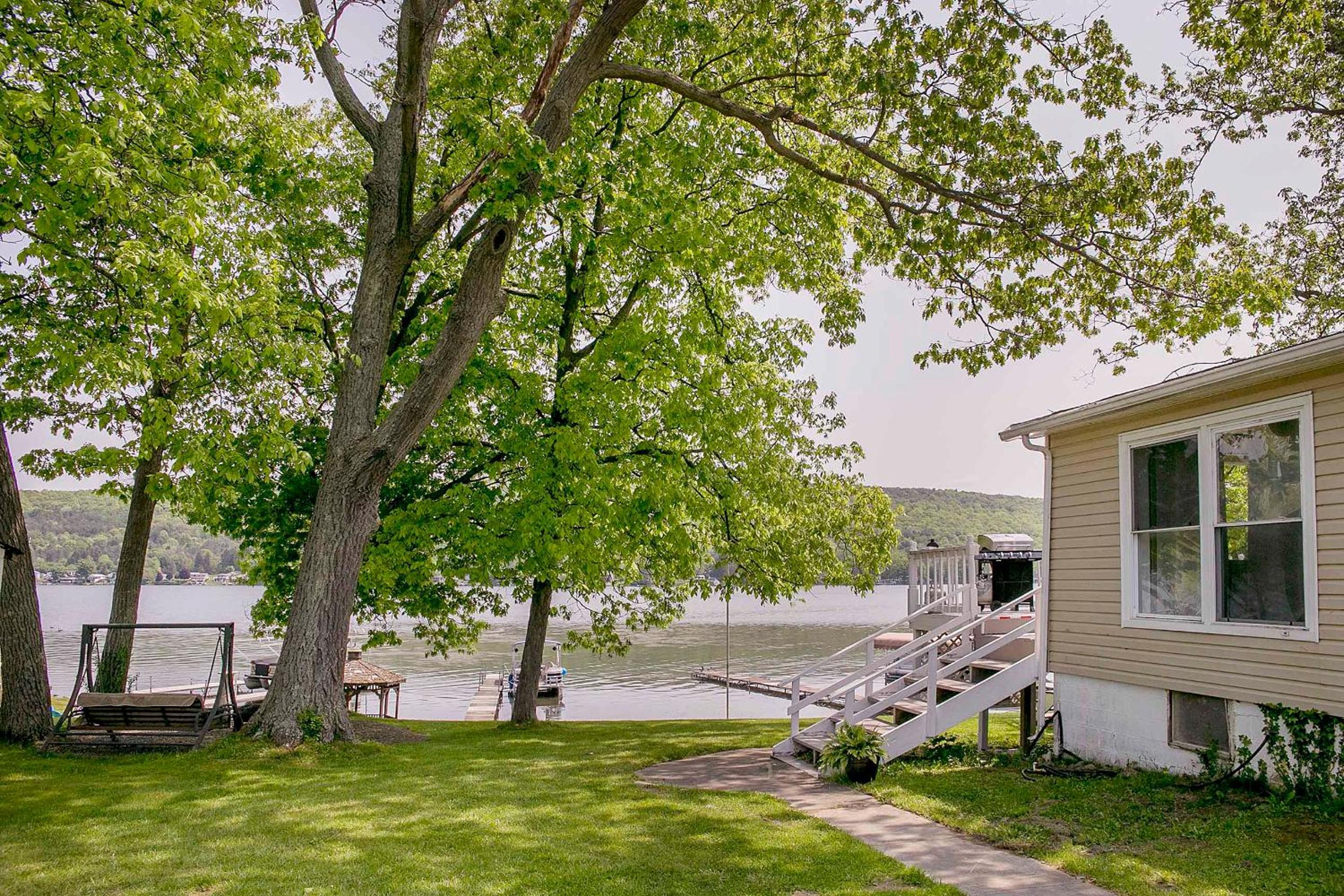 Blarney Bay on Waneta Lake