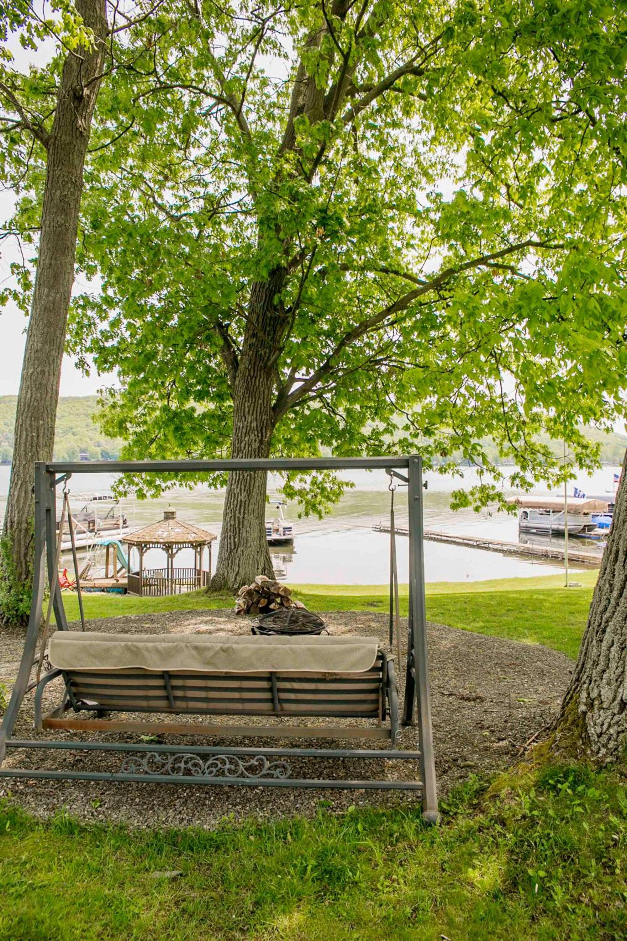 Blarney Bay on Waneta Lake