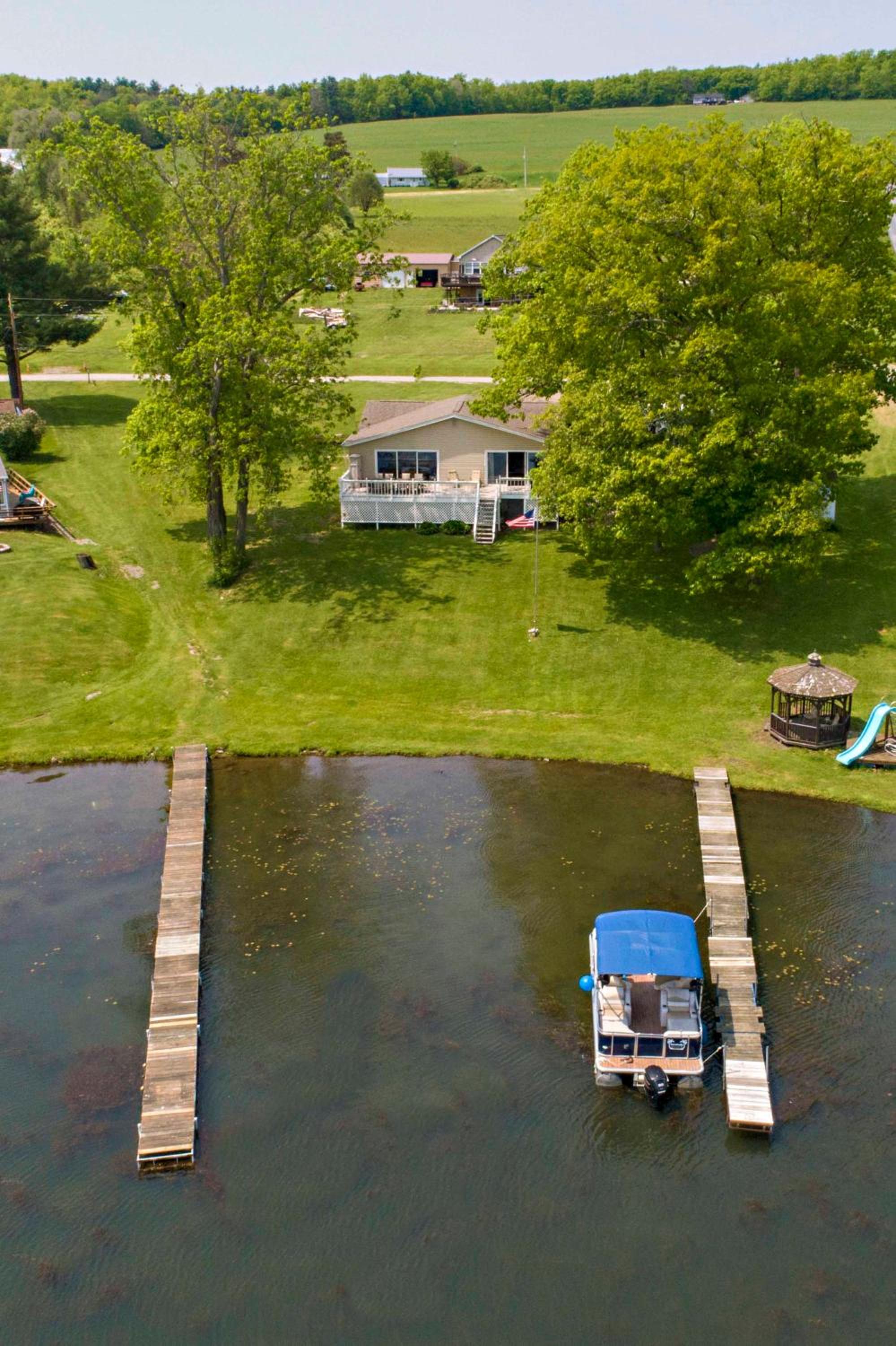 Blarney Bay on Waneta Lake