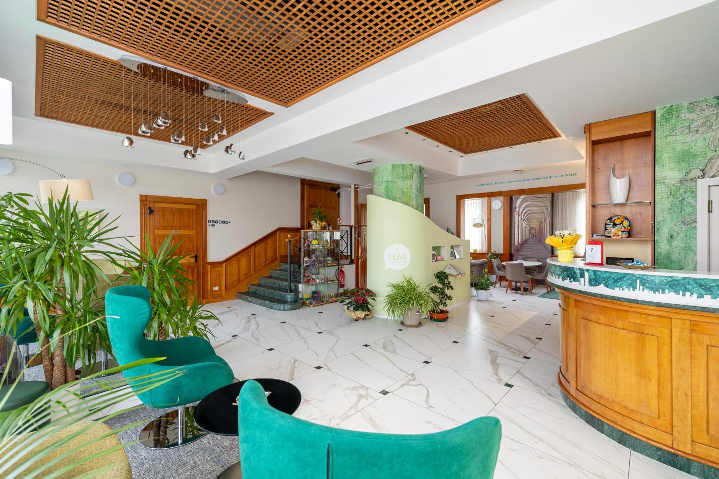 Hotel Maggiore en Bologna — recepcion & lobby