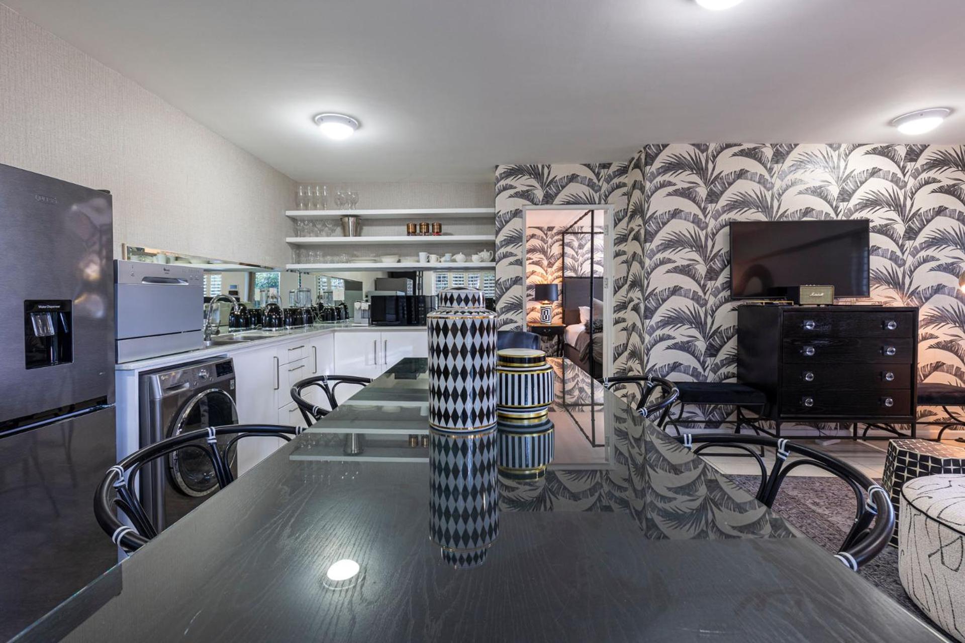 Clifton YOLO Spaces - Clifton Mansion Villa view 4
