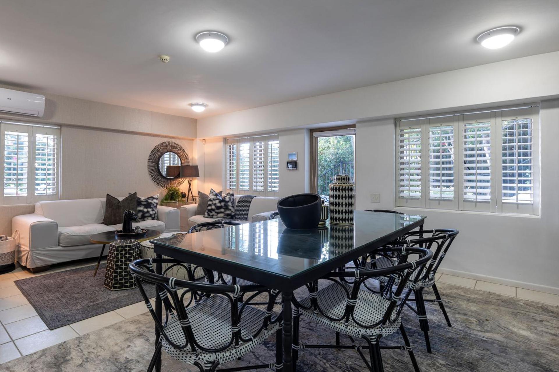 Clifton YOLO Spaces - Clifton Mansion Villa view 5