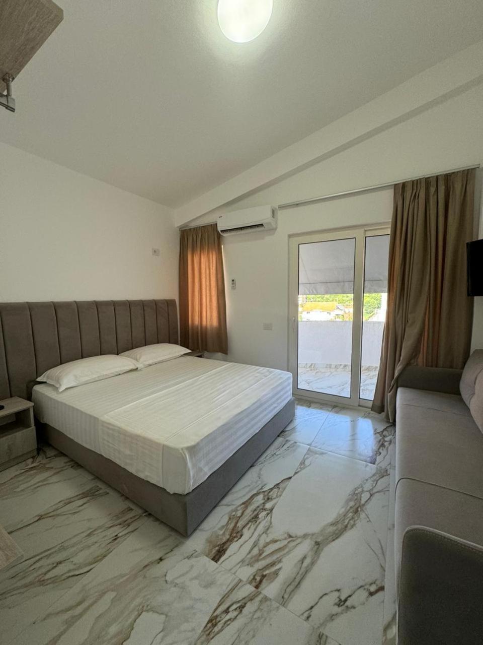 Star Hotel & Restaurant