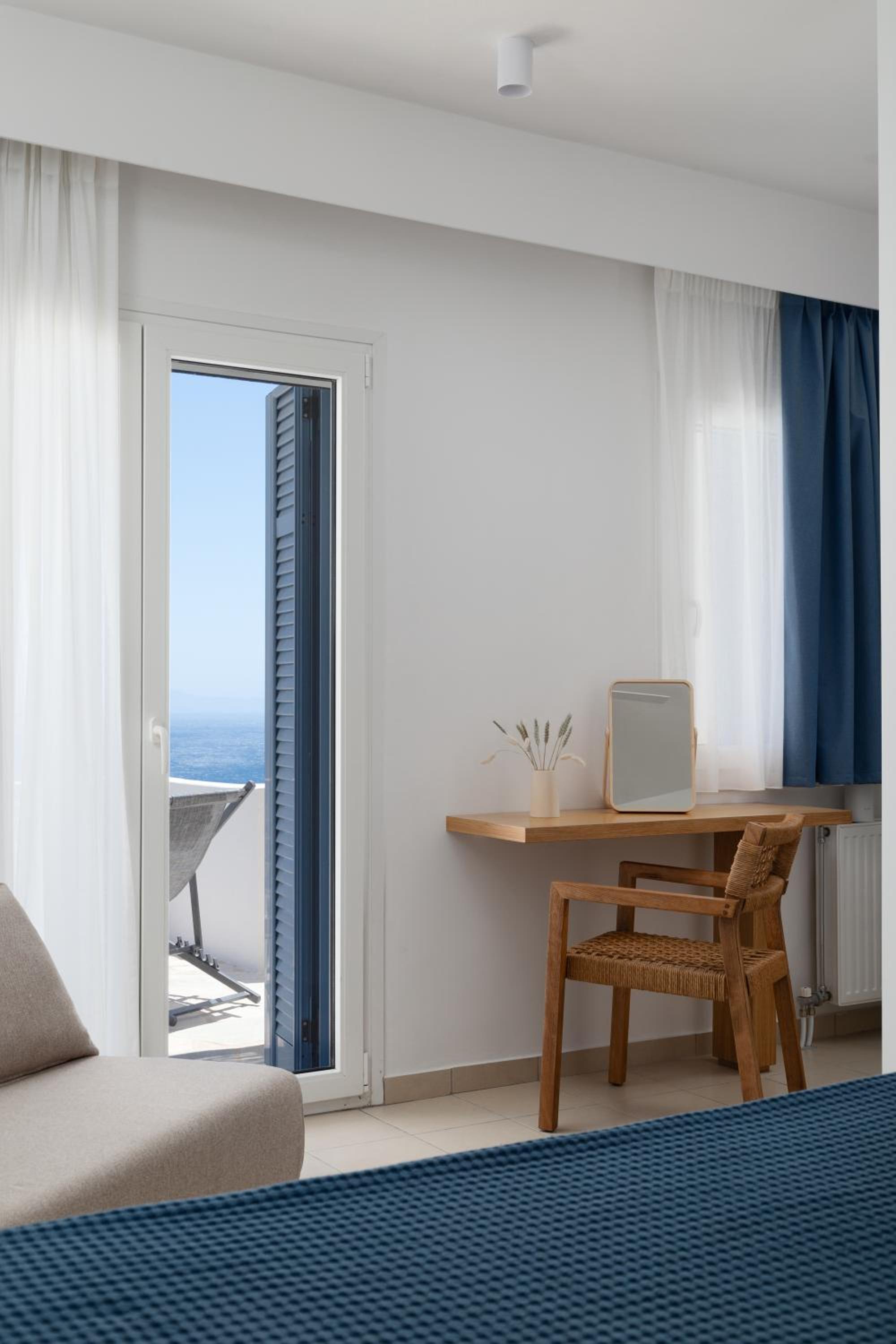 Stunning View Sarakiniko Villa