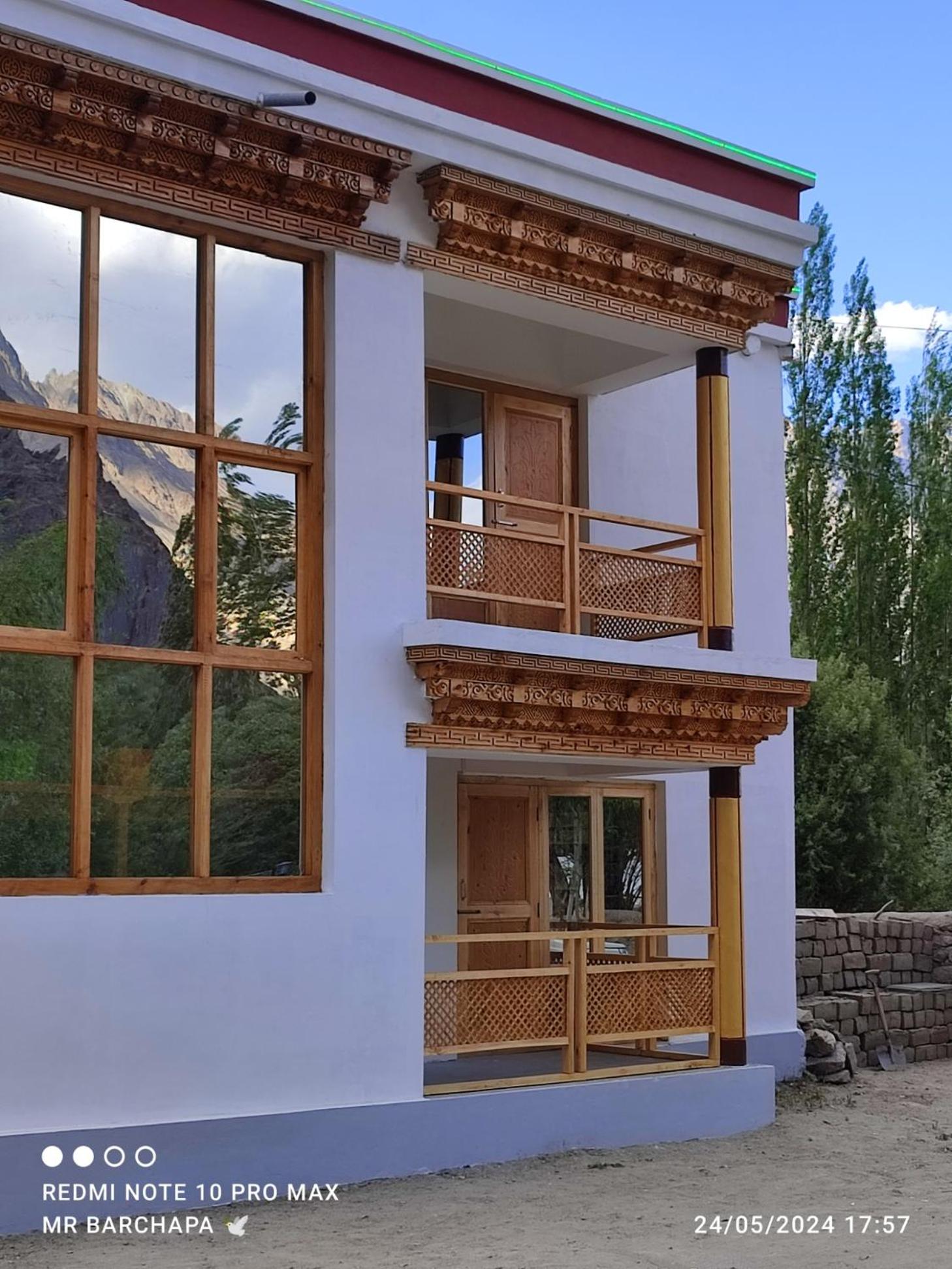Wachan Guest House -Hunder Nubra valley view 2
